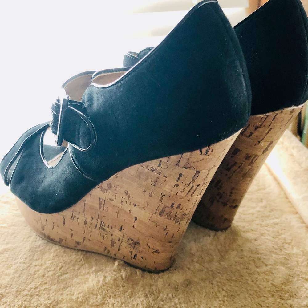 Black Wedges 7.5 - Picture 2 of 3